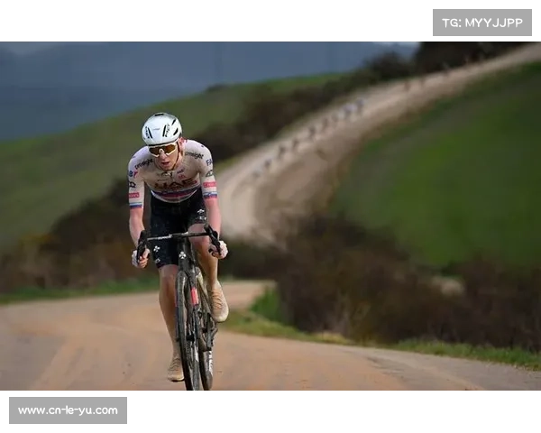 哈恩经典赛土路爬坡成白路赛预演，范吉尔斯与皮德科克阿登能力对决